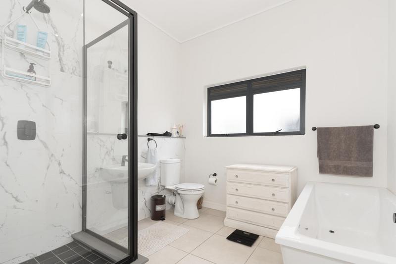 2 Bedroom Property for Sale in The Huntsman Western Cape